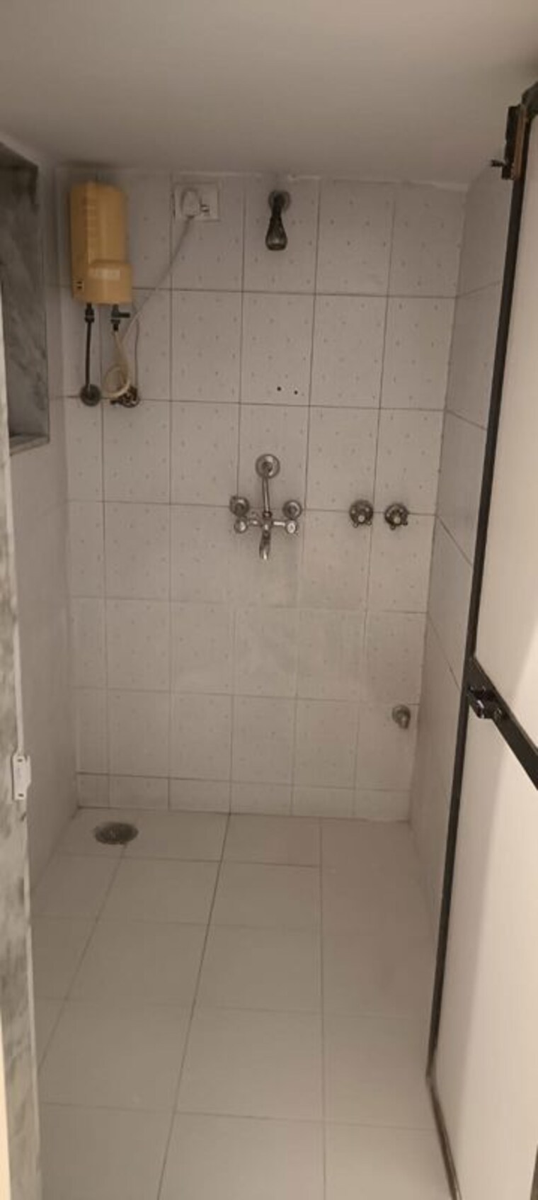 Bathroom, century-chs 1 Bedroom 375 Sq.Ft. Apartment In Chembur Mumbai 10729358