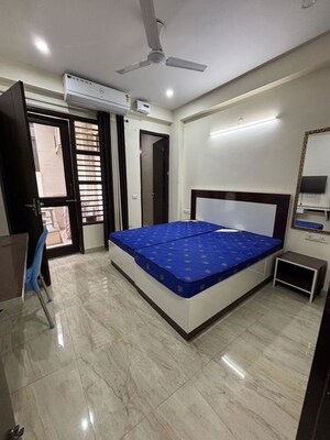 Bedroom in 2 BHK Builder Floor at Sector 32 – for Rent
