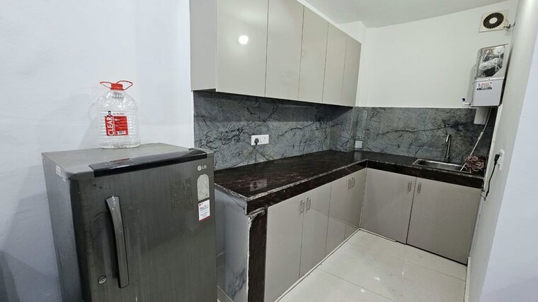 Kitchen, freedom fighters enclave 1 Bedroom 400 Sq.Ft. Independent House In Freedom Fighters Enclave Delhi 10729379