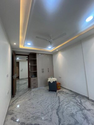 Room in 3 BHK Builder Floor at Dwarka – for Rent