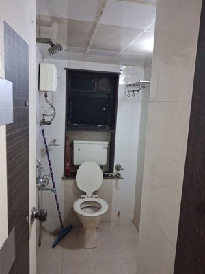 Bathroom in 1.5 BHK Apartment at Arvind Nagar Chs, Santacruz East – for Rent