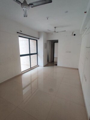 2 BHK Apartment For Rent in Lodha Palava Lily, Dombivli East