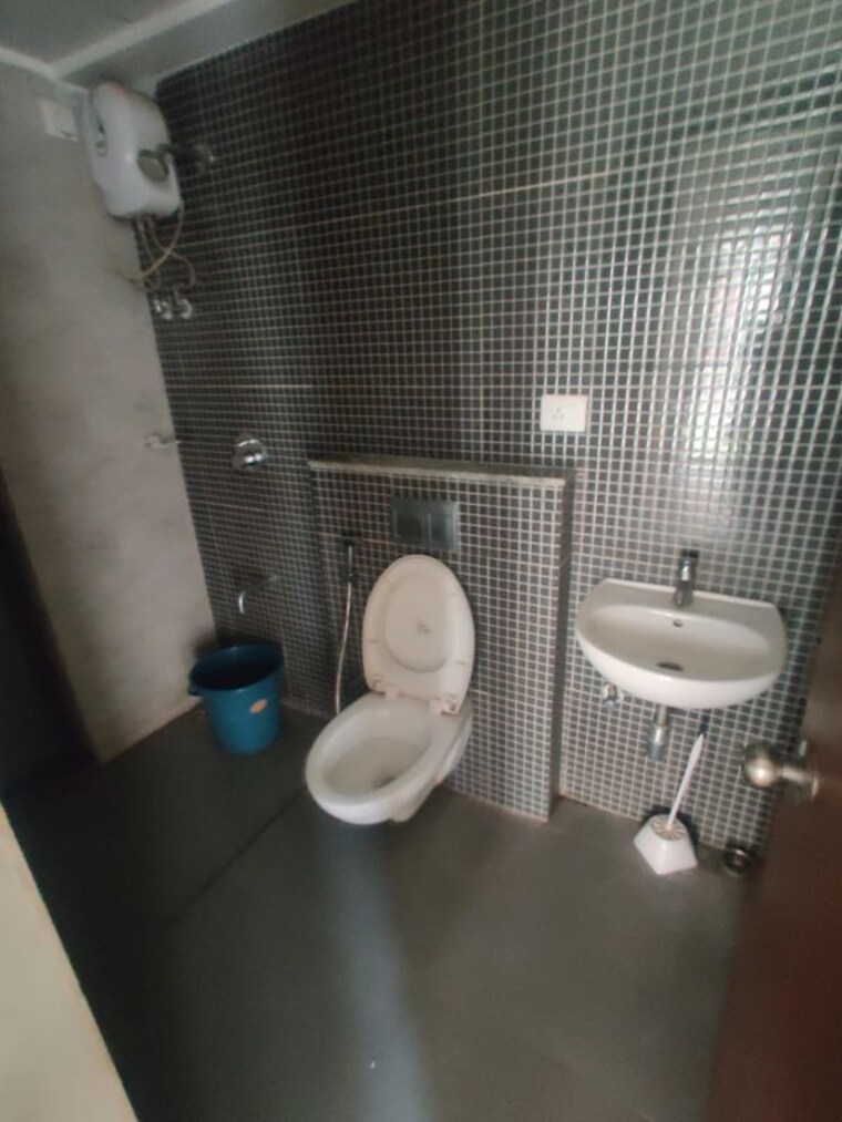 Bathroom, lodha-palava-lily 2 Bedroom 490 Sq.Ft. Apartment In Dombivli East Thane 10729402