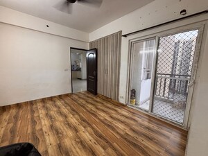 Room in 2.5 BHK Apartment at Aims Golf Avenue I, Sector 75 – for Rent