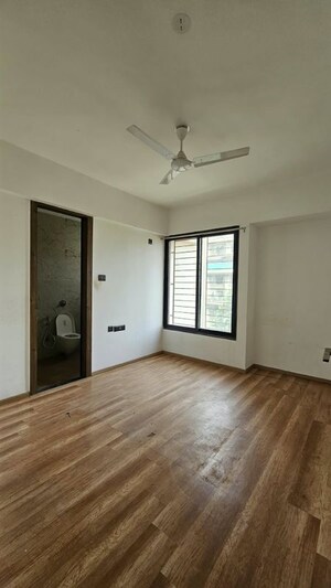 Room in 2 BHK Apartment at Unique Legacy Majestic, Mundhwa – for Sale