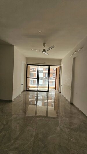 Room in 2 BHK Apartment at Unique Legacy Majestic, Mundhwa – for Sale