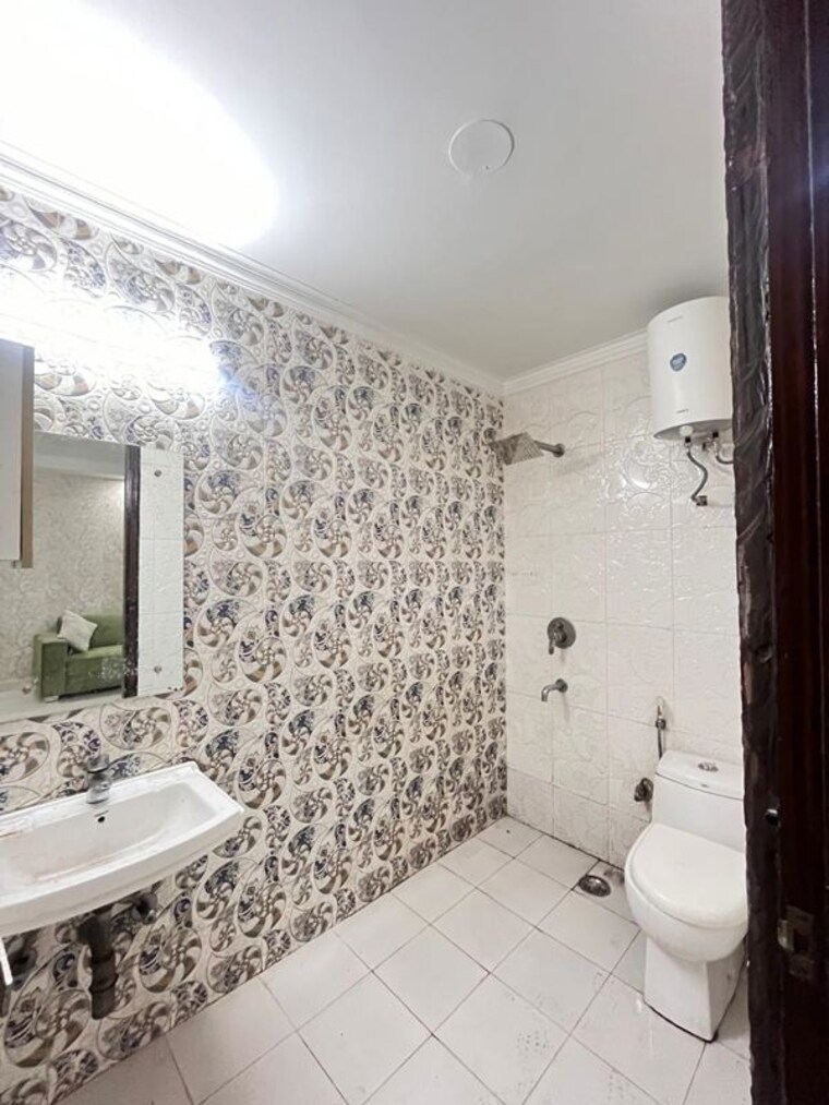 Bathroom, panchsheel vihar 2 Bedroom 900 Sq.Ft. Apartment In Panchsheel Vihar Delhi 10729443