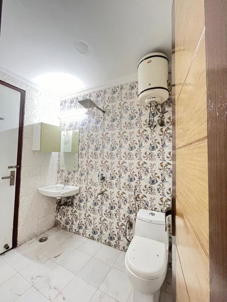 Bathroom, panchsheel vihar 2 Bedroom 900 Sq.Ft. Apartment In Panchsheel Vihar Delhi 10729443