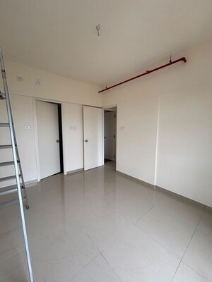 Room in 2 BHK Apartment at Mahindra Happinest Tathawade Phase 1, Tathawade – for Rent