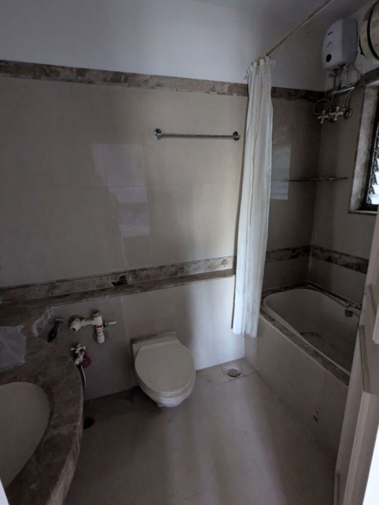 Bathroom, goregaon west 3 Bedroom 1750 Sq.Ft. Apartment In Goregaon West Mumbai 10729454