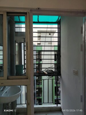 Room in 2 BHK Apartment at Gomti Enclave Devamau, Devamau – for Rent