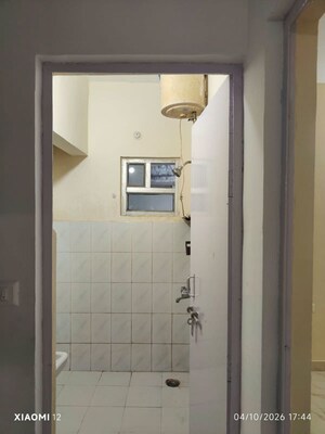 Bathroom in 2 BHK Apartment at Gomti Enclave Devamau, Devamau – for Rent