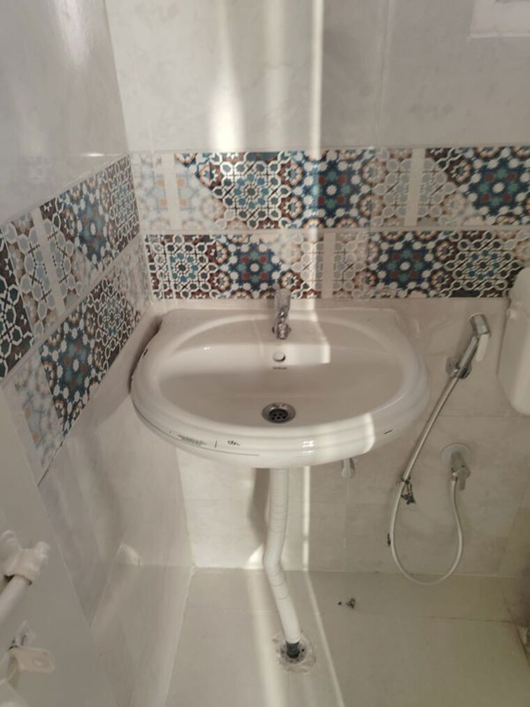 Bathroom, signature-global-prime 2 Bedroom 834 Sq.Ft. Apartment In Sector 63a Gurgaon 10729498