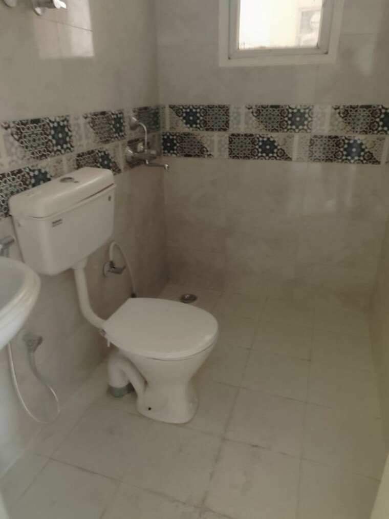 Attached Bathroom, signature-global-prime 2 Bedroom 834 Sq.Ft. Apartment In Sector 63a Gurgaon 10729498