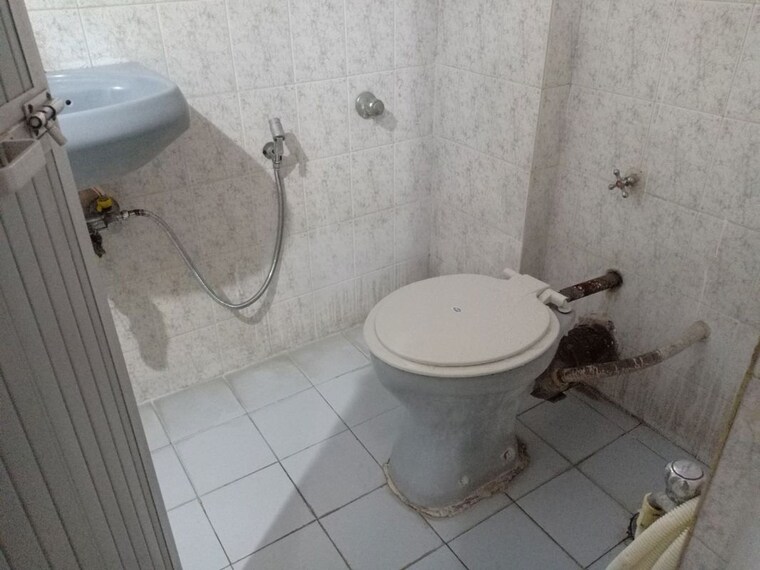 Bathroom, harsiddh-park-chs Pg For Boys In Vasant Vihar 10729514