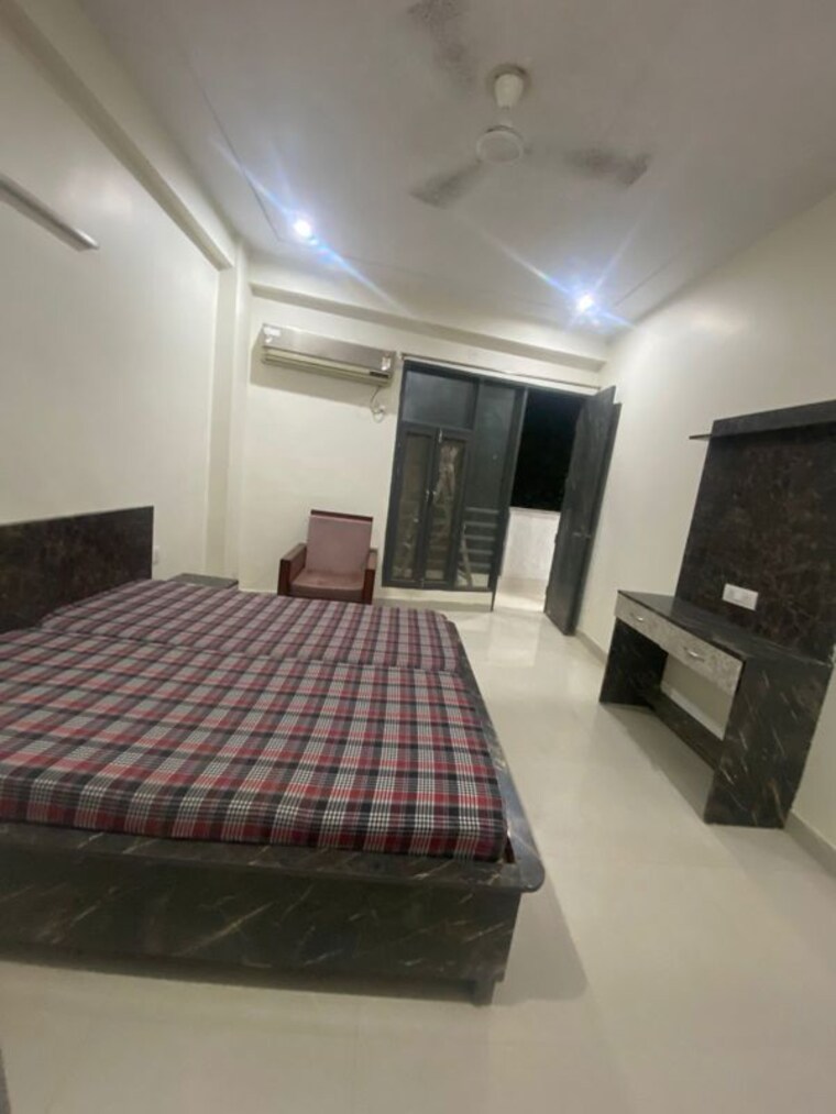 Bedroom, dlf-independent-floors 1 Bedroom 1400 Sq.Ft. Apartment In Dlf City Phase 3 Gurgaon 10729522