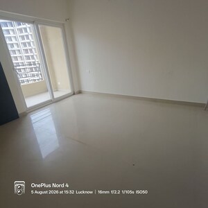 Furnished Amenities in 3 BHK Apartment at Omaxe R2, Gomti Nagar – for Rent