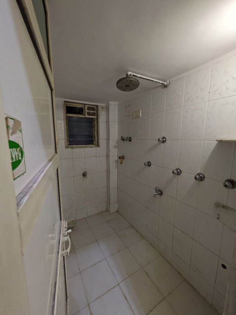 Bathroom, shri-bimla-apartment 2 Bedroom 665 Sq.Ft. Apartment In Andheri East Mumbai 10729518
