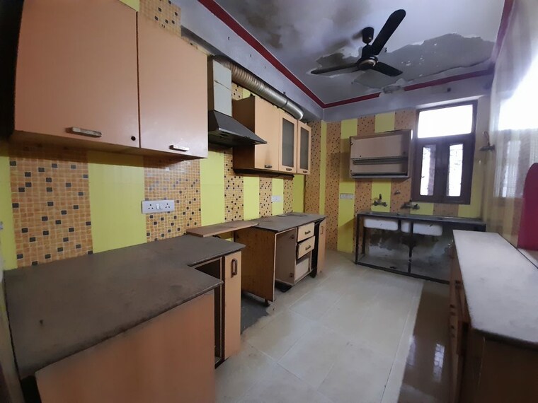 Kitchen, greater kailash i 3 Bedroom 208 Sq.Ft. Builder Floor In Greater Kailash I Delhi 10729537