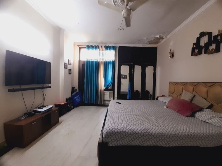Bedroom, greater kailash i 3 Bedroom 208 Sq.Ft. Builder Floor In Greater Kailash I Delhi 10729537