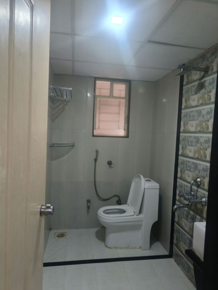 Bathroom, ssd-sai-pearl 3 Bedroom 1099 Sq.Ft. Apartment In Pimple Saudagar Pune 10729558