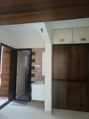 Room in 3 BHK Apartment at SSD Sai Pearl, Pimple Saudagar – for Rent