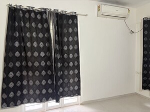 Room in 3 BHK Apartment at Sukhwani Elmwoods, Pimple Saudagar – for Rent