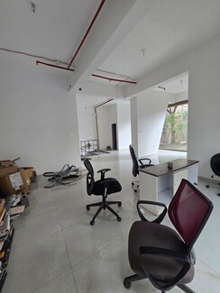 Showroom For Rent in Adeshwar 72 Parksyde