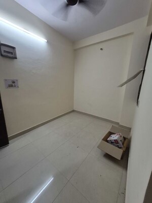 Room in 1.5 BHK Builder Floor at Mayur Vihar – for Rent