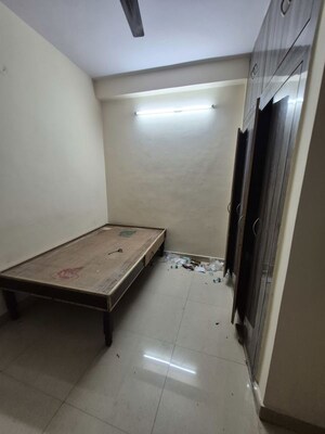 Room in 1.5 BHK Builder Floor at Mayur Vihar – for Rent