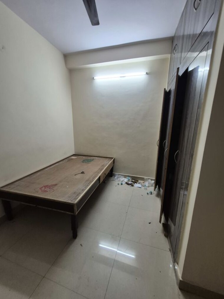 Room, mayur vihar 1.5 Bedroom 410 Sq.Ft. Builder Floor In Mayur Vihar Delhi 10729582