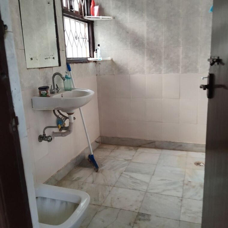 Bathroom, ardee-city 2.5 Bedroom 1258 Sq.Ft. Builder Floor In Sector 52 Gurgaon 10729643