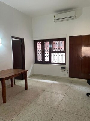 Room in 1 BHK Builder Floor at Greater Kailash I – for Rent
