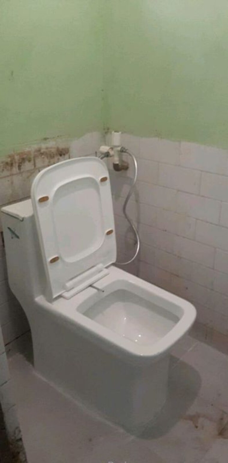 Bathroom, rwa-metro-apartments 1 Bedroom 550 Sq.Ft. Apartment In Sector 71 Noida 10729633