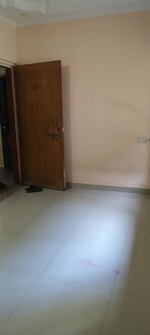Room in 1 BHK Apartment at Seawoods – for Rent