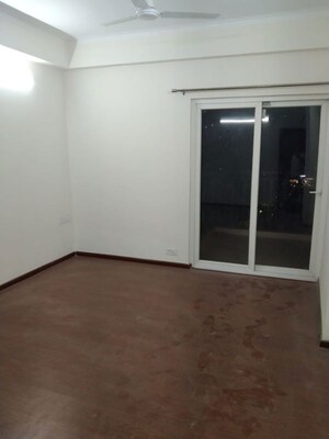 Room in 3 BHK Apartment at Amrapali Terrace Homes, Tech Zone 4 Greater Noida – for Rent
