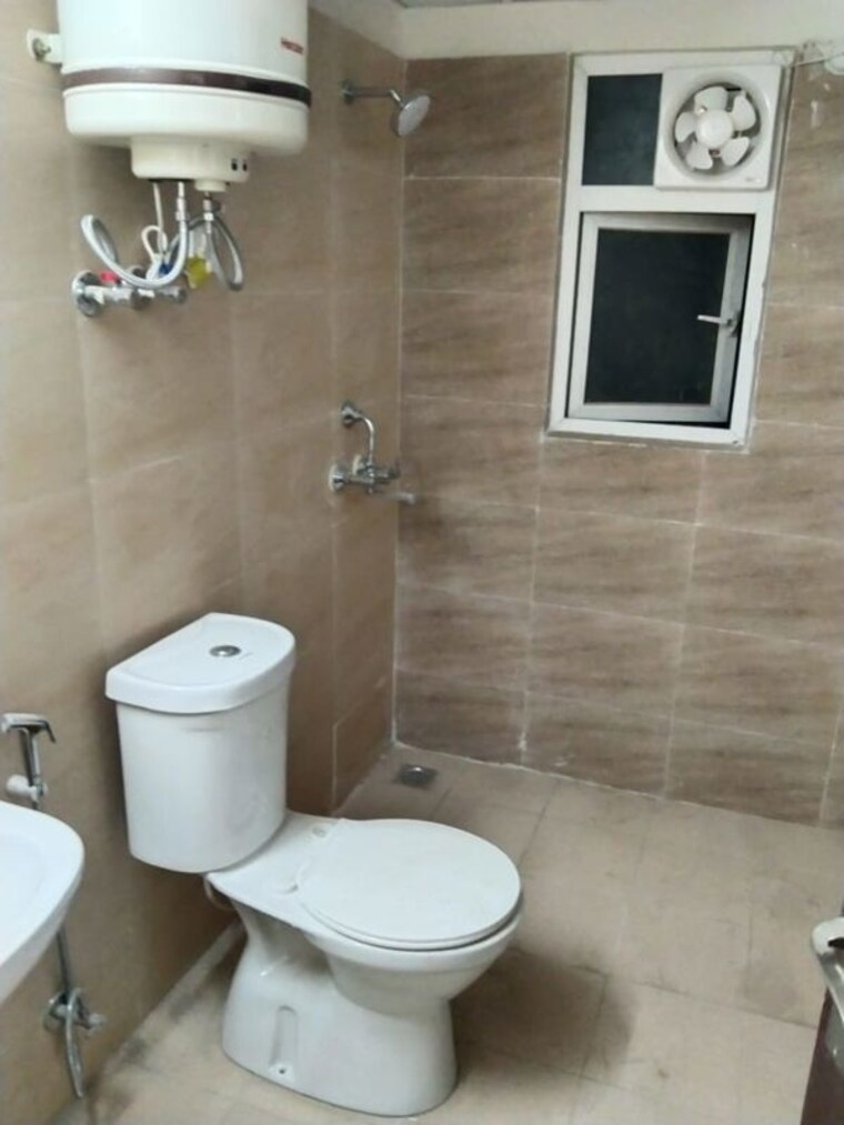 Bathroom, amrapali-terrace-homes 3 Bedroom 1400 Sq.Ft. Apartment In Tech Zone 4 Greater Noida Greater Noida 10729676
