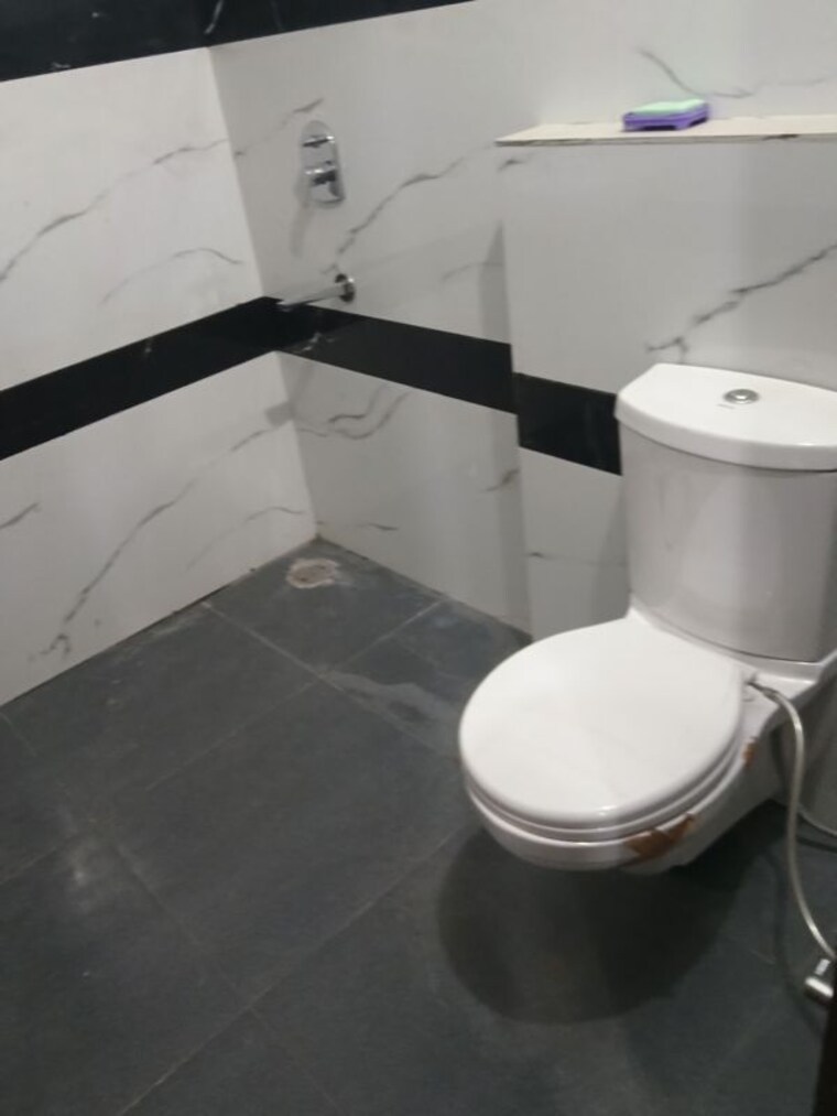 Bathroom, dhakoli 3.5 Bedroom 122 Sq.Ft. Builder Floor In Dhakoli Zirakpur 10729682