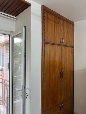 Furnished Amenities in 3 BHK Apartment at Sarita Vihar – for Sale