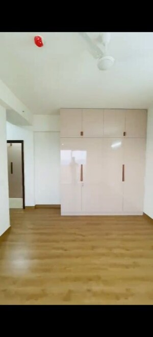 Room in 3 BHK Apartment at Tulip Yellow, Sector 69 – for Rent