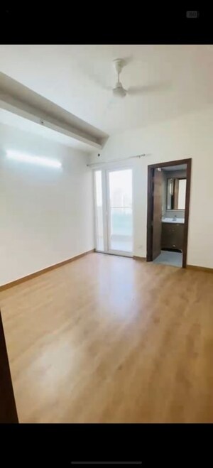 Room in 3 BHK Apartment at Tulip Yellow, Sector 69 – for Rent