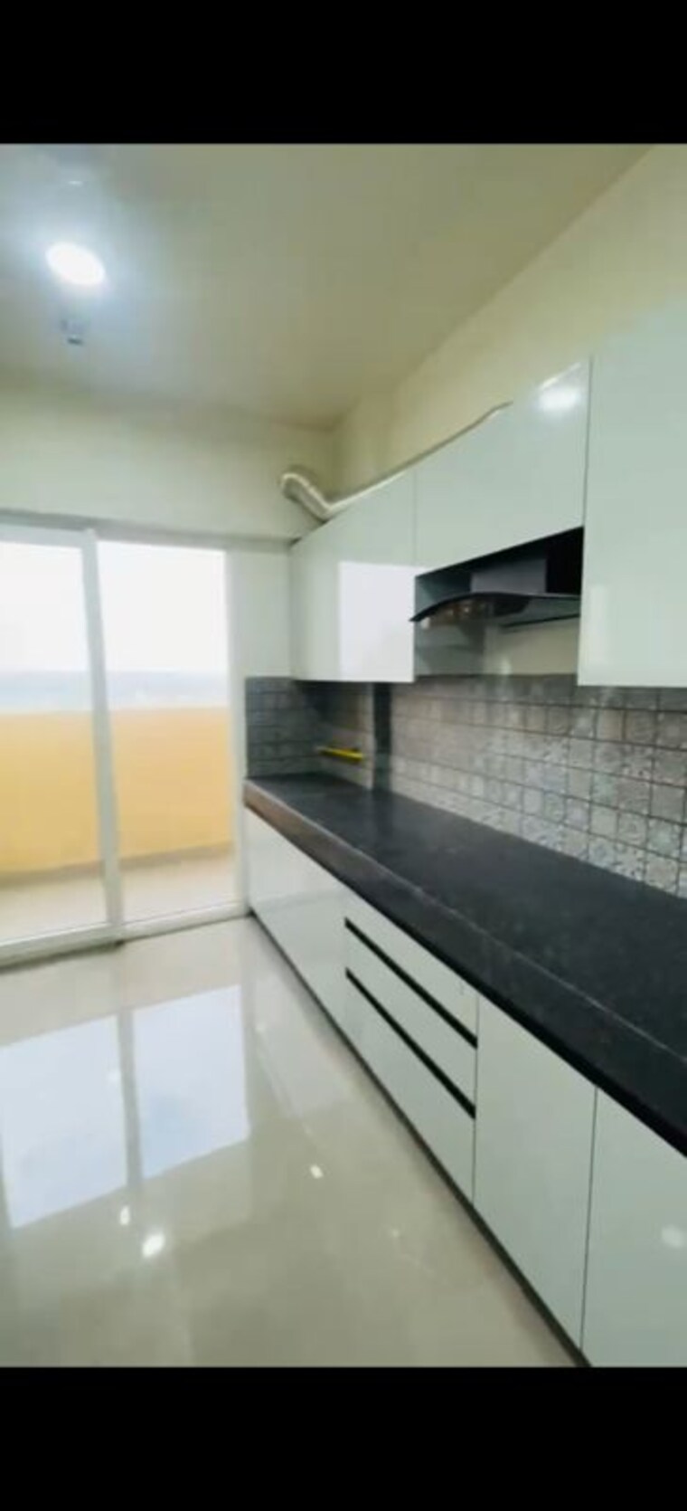 Kitchen, tulip-yellow 3 Bedroom 1704 Sq.Ft. Apartment In Sector 69 Gurgaon 10729696