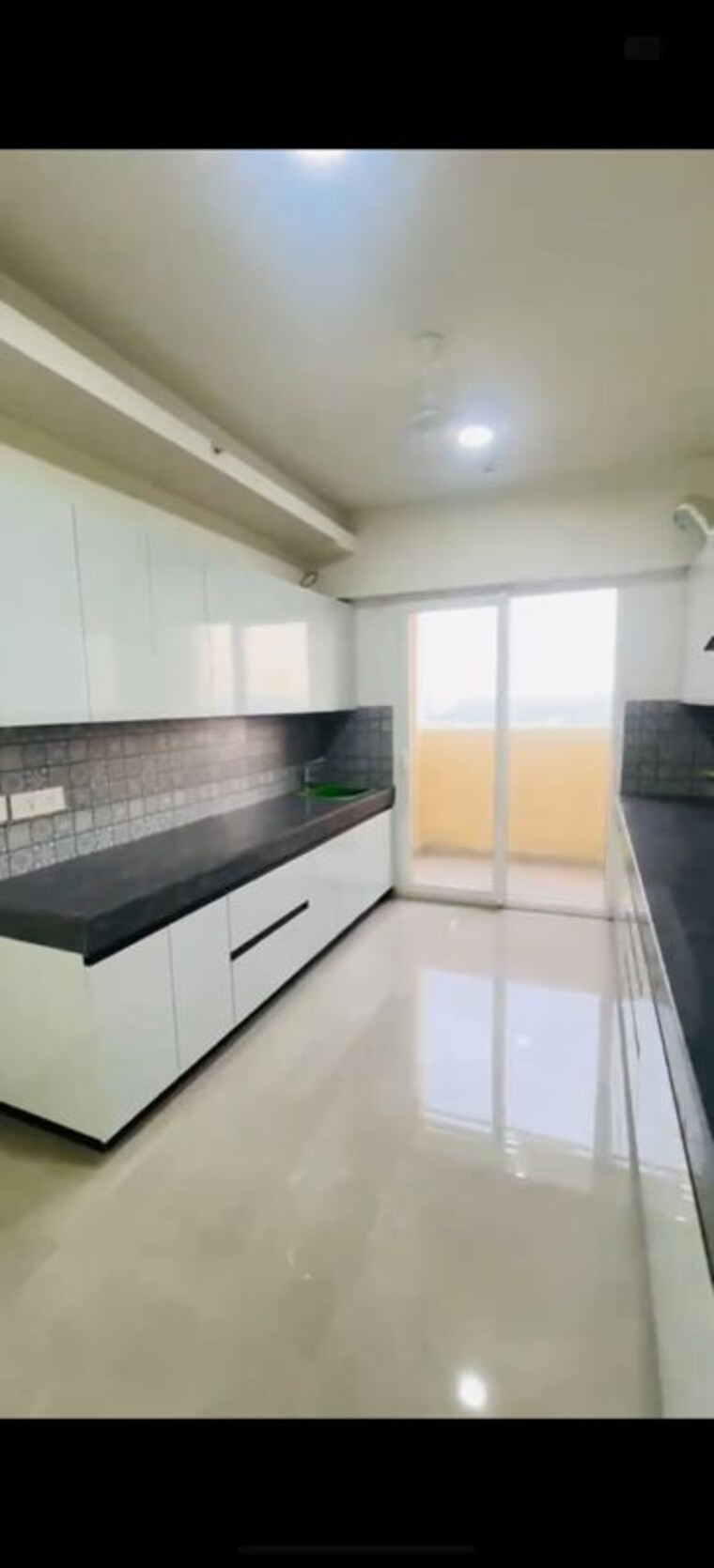 Kitchen, tulip-yellow 3 Bedroom 1704 Sq.Ft. Apartment In Sector 69 Gurgaon 10729696