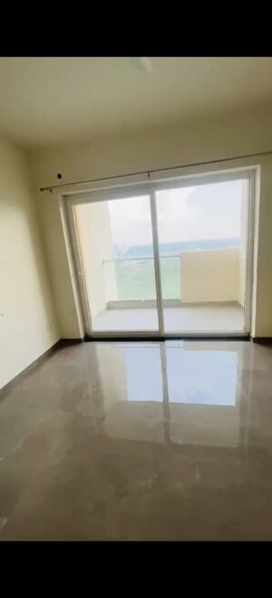 Room in 3 BHK Apartment at Tulip Yellow, Sector 69 – for Rent