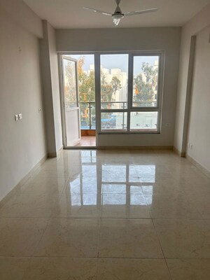 Room in 2 BHK Apartment at TDI Lake Grove City, Kundli – for Rent