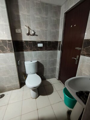 Bathroom in 3.5 BHK Apartment at Amrapali Terrace Homes, Tech Zone 4 Greater Noida – for Rent