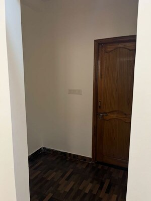 Room in 2 BHK Apartment at Indian Infra Rohit Residency, Gomti Nagar – for Rent