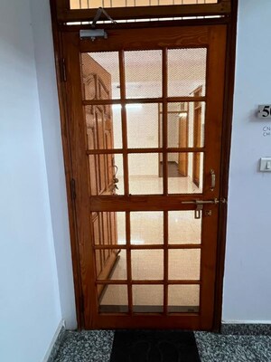 Room in 2 BHK Apartment at Indian Infra Rohit Residency, Gomti Nagar – for Rent