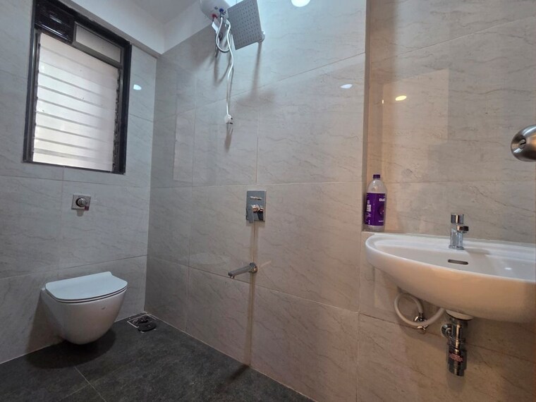 Bathroom, chandak-34-park-estate-d-wing 2 Bedroom 600 Sq.Ft. Apartment In Goregaon West Mumbai 10729735