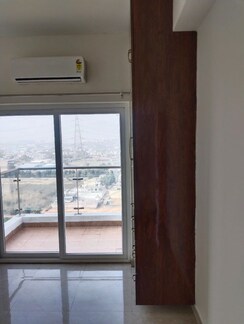 2 BHK +Apartment For Rent in Shree Vardhman Victoria